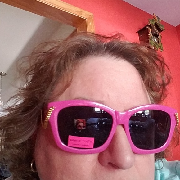NWT Betsey Johnson sunglasses